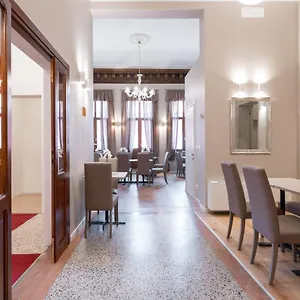 Palazzo Martinelli Dolfin 3*, Venise Italie